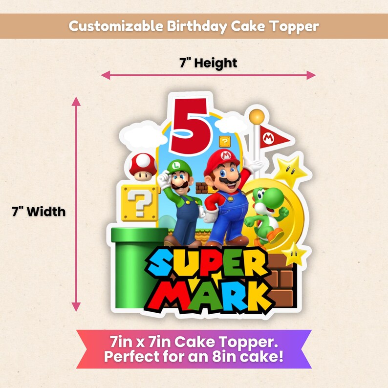 K&ouml;nnte beinhalten: Ein personalisierbarer Geburtstagstortenaufleger mit einer roten Zahl 5, den Charakteren Mario, Luigi und Yoshi, einem gr&uuml;nen Rohr, einem Fragezeichenblock und einer Goldm&uuml;nze. Der Text lautet SUPER MARK. Er ist 7 Zoll hoch und 7 Zoll breit.