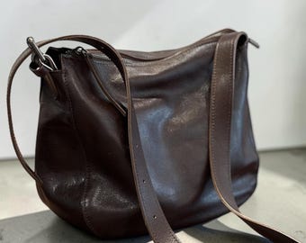 Bolsa tote feminina em couro legítimo de vaca, bolsa transversal em couro de primeira camada, bolsa casual leve para o dia a dia, bolsa de ombro feminina em couro.
