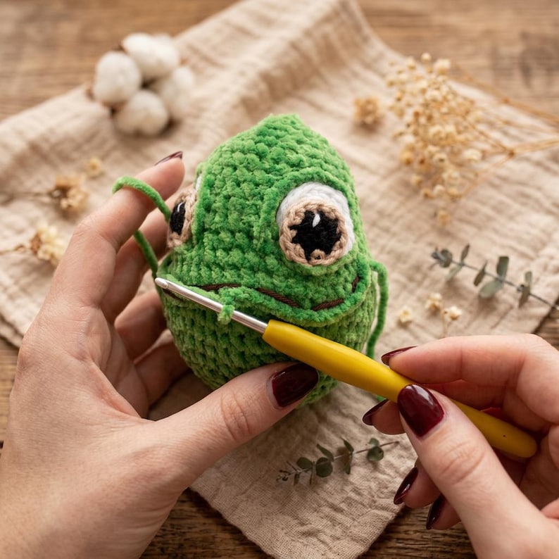 Pascal the Chameleon Crochet Pattern - Chameleon Amigurumi Lizard- PDF ...