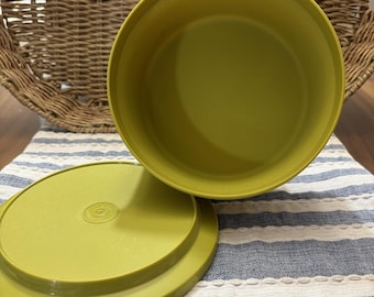 Vintage Avocado Green Tupperware Seal-N-Serve Bowl with Lid, 1970s Retro Storage, Mid-Century Serving Bowl