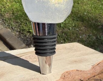 White and gold shimmer bottle stopper