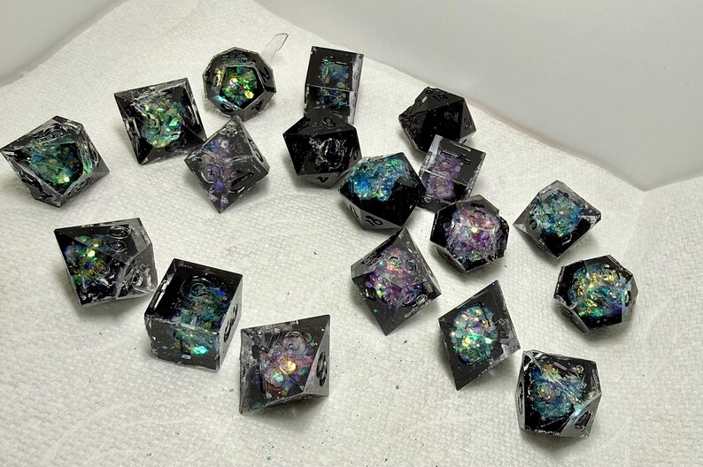 Geode Dice WITH WIRELESS LED and Custom Potion Bottle Holder - Etsy