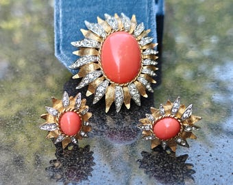 Signed Boucher for Avon de Belleville Jewelry Set: Gold Plated Brooch and Earrings, Coral Glass and Clear Rhinestones Vintage 60s