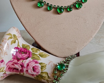 Vintage Peridot Green Glass Necklace and Bracelet Jewelry Set Adjustable Retro
