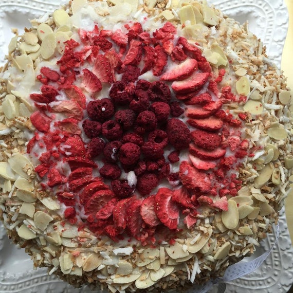 Vegan Almond Strawberry Coconut Vanilla cake 8' No animal ingredients