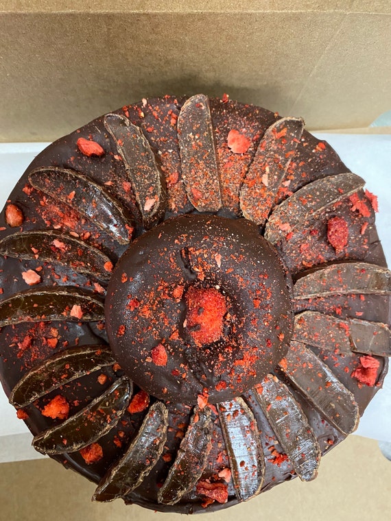 8'' Vegan Chocolate Vanilla cream strawberry cake 8” with donut and chocolate fruit jellies on the top   8'' !