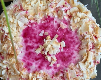 Vegan  vanilla  coconut raspberry cake  8'' !