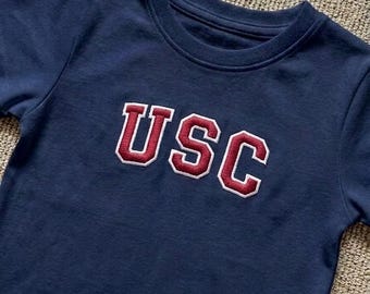 Camiseta infantil universitaria bordada a medida, camiseta corta universitaria personalizada, camiseta de ciudad universitaria, camiseta con nombre de ciudad personalizado, conjunto para animar a la universidad.