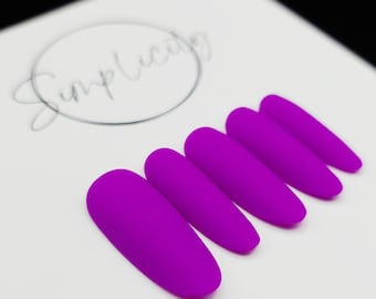Set de uñas postizas violetas