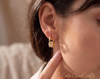 Baguette Huggie-oorbellen, minimalistische goudzilveren hoepeloorbellen, sierlijke CZ Dangle Huggies, dagelijkse bruidssieraden cadeau voor haar