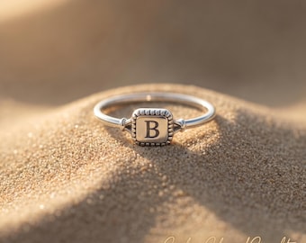 Anillo con inicial personalizada / Anillo de sello cuadrado delicado / Anillo con letra personalizada / Oro de 18 quilates, plata 925, oro rosa / Anillo con monograma grabado