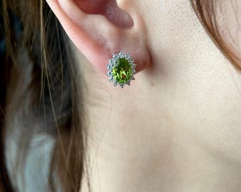 Natürliche Peridot CZ Halo Ohrstecker, August Birthstone, Sterling Silber handgemachte klassische grüne Edelstein Schmuck