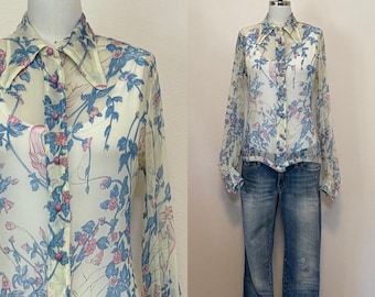 Blusa vintage de los años 70 con estampado novedoso, Top de los años 70 Esta camisa transparente con estampado Art Nouveau, Top ajustado transparente,