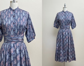 Vintage 70s Albert Nipon Dress, 1970s Cotton Lawn Floral Print Dress, Designer Vintage Feminine Dress, Spring Dress