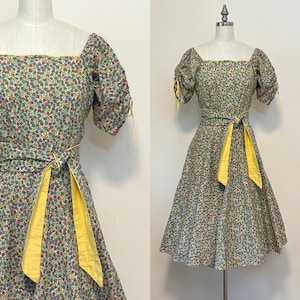 Vintage 1950s Floral Dress, 50s Primary Print with Full Circle Skirt and Sash, Summer Dress, Summer Fashion