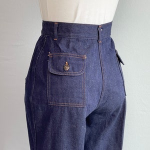 Vintage 70er Jahre Dark Denim Jeans, 1970er Jahre Deadstock High Waist Schlaghose mit weitem Bein Bild 7