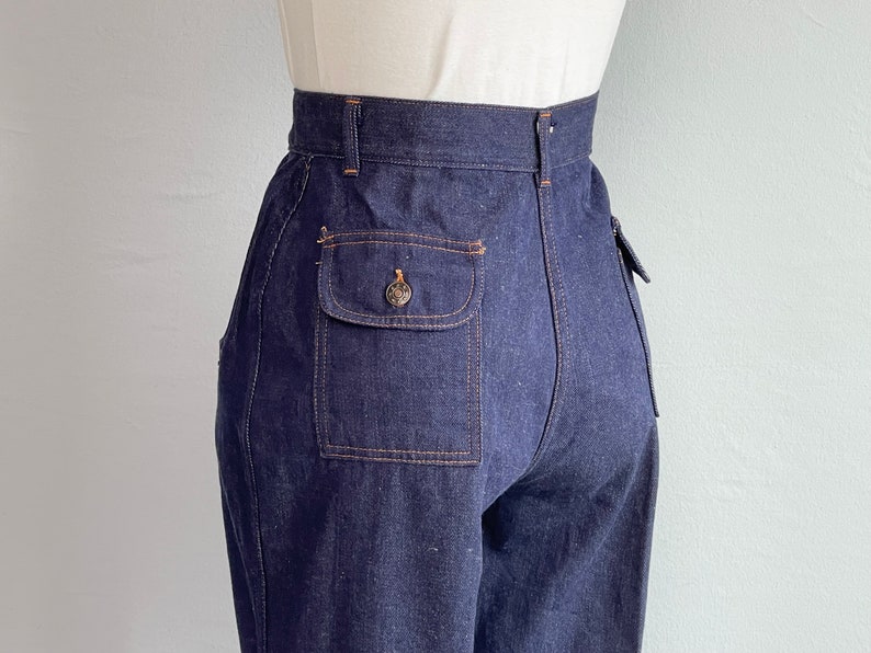 Vintage 70er Jahre Dark Denim Jeans, 1970er Jahre Deadstock High Waist Schlaghose mit weitem Bein Bild 7