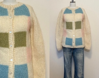 Suéter de mohair vintage de los años 60, cárdigan de lana Sportica tejido a mano con estampado de bloques de color, hecho en Italia.
