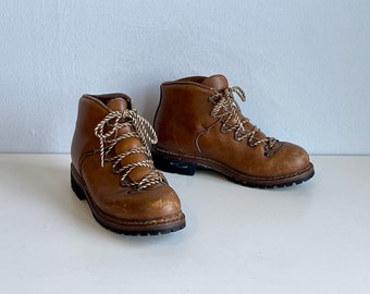 vintage mens hiking boots