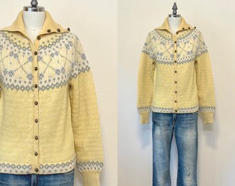 Cárdigan nórdico vintage de los años 60, suéter de lana noruego Fair Isle tejido a mano de los años 60, color amarillo crema, Paul Mage, hecho en Dinamarca.