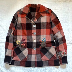 Vintage 50s Hand Embroidered Wool Plaid Jacket, 1950s Checked Car Coat, Visible Mending, Fall Jacket with Floral Embroidery