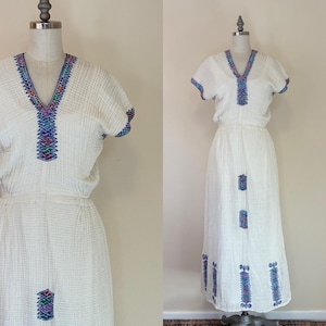 Vintage 1970s Gauze Dress, 70s Embroidered White Crinkle Gauze, Chain Stitch Embroidery, Summer Caftan Dress