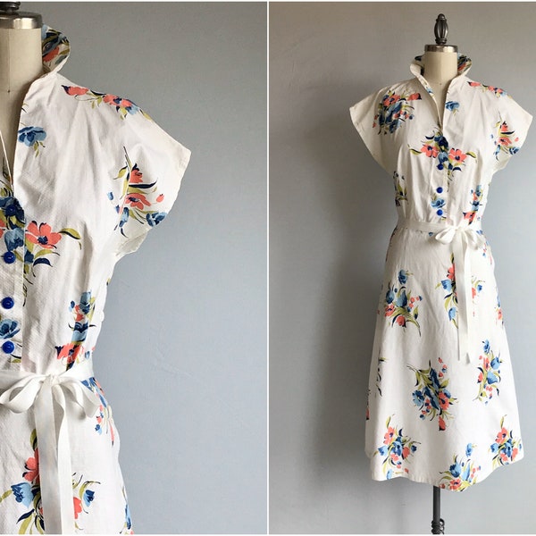 Vintage 40s Dress / 1940s Floral Print Cotton Day Dress / White Spring Patterned Dress