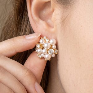 Vintage Pearl Cluster Stud Earrings,18K Gold Crystal Cluster Studs, 925 Sterling Silver Pin,Hypoallergenic Vintage Jewelry, Anniversary Gift