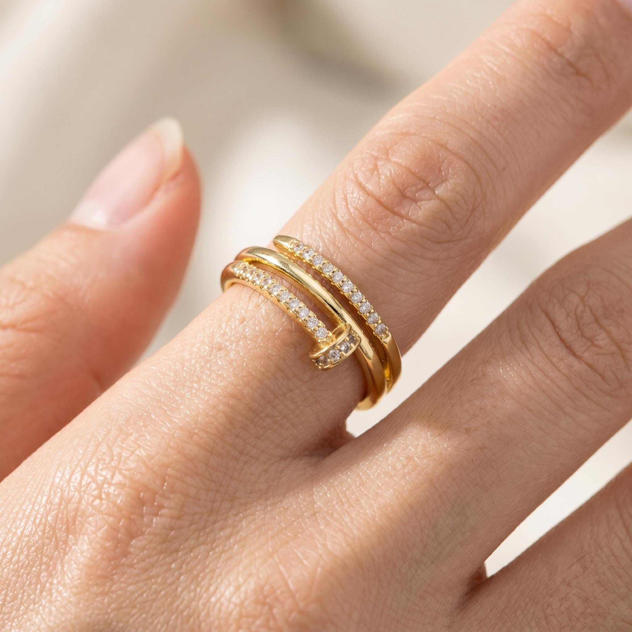 juste un clou ring middle finger