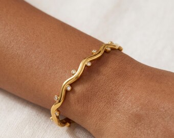 Dainty Wavy Gold Bangle,Delicate Rhinestone Bangle,Stackable Statement Jewelry, Anniversary Gift for Wife, Wedding Jewelry,Bridesmaid Gift