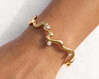 Dainty Squiggle Gold Cuff, 18K Gold Plated Bangle, Abstract Wave Bracelet, Stackable Everyday Jewelry, Birthday Gift for Girlfriend,Mom Gift