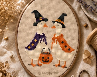 Wzór haftu krzyżykowego "Halloween Goose" w formacie PDF, wzór haftu "Gęś czarownica", urocza kaczka na Halloween do haftu krzyżykowego, natychmiastowe pobranie