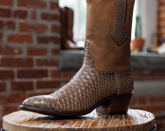 Ny handgjord cowboy westernstövel i rent ormskinn och läder, specialtillverkad för män