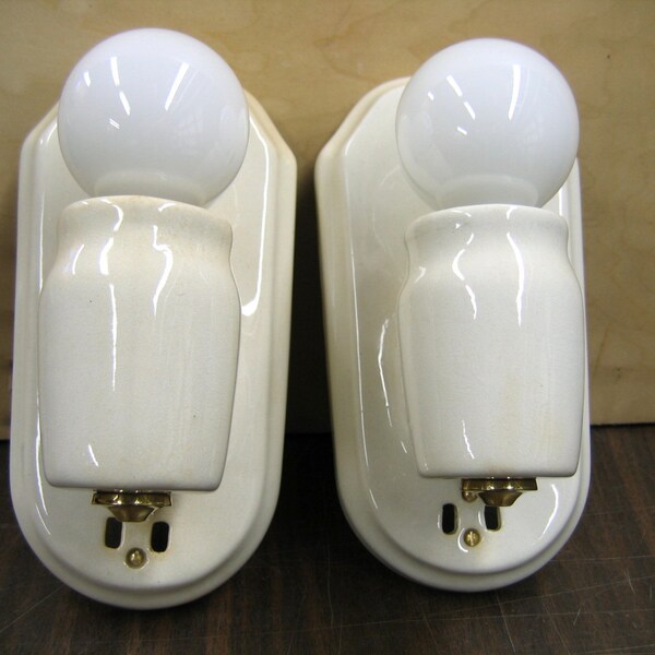 7833 Pair White Porcelain Bathroom Kitchen Wall Sconces Rewired Restored w/ Bulbs