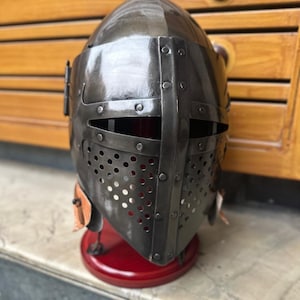 Casco de combate medieval de acero tipo barbutta Bas cci net