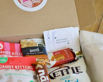 Birth Snacks Box – Providing energy for labour. Unique Baby shower gift for mum. Maternity and pregnancy.