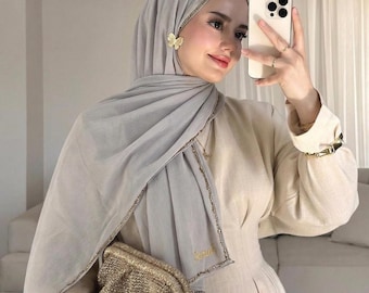 Personalisierte Hijab Geschenkset & KOSTENLOS Pin, Schiff Baumwollmischung Pashmina, benutzerdefinierter Name rechteckiger Schal, Eid Al Adha Geschenk, bescheidene Verpackung