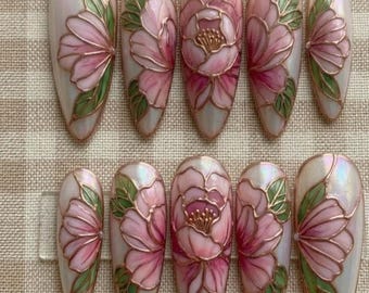 Roze bloemen glas-in-lood pers op de nagels, iriserende parel roségouden pioenkunst