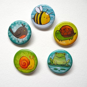 Pacote de botões Garden Friends: abelha, sapo, robbin, tartaruga, caracol, kawaii, presente, lembrancinha, broches, botão fixado na parte traseira, acessórios, patches
