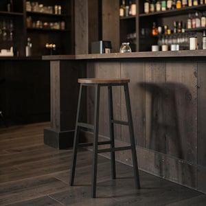 Industriële barkrukken Set van 2: rustieke houten zitting, metalen frame, toonbankstoelen