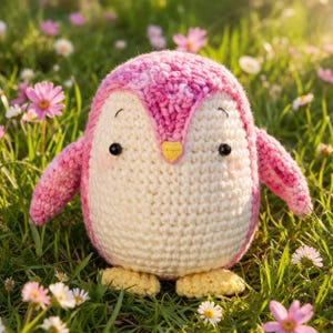 Può includere: Un set di tre tazze in ceramica con finitura opaca e macchiettata. Le tazze sono nei toni del crema, grigio chiaro e grigio scuro. Ogni tazza ha un design semplice e minimalista, perfetto per caffè o tè.