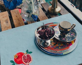 Moira Granatapfel | Besticktes Tischset