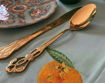 Moira Orange | Besticktes Tischset