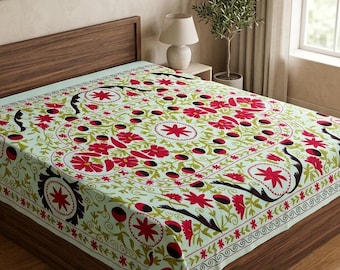 Sábana de algodón Suzani bordada de inspiración vintage en verde salvia – Colcha artesanal premium con estampado floral carmesí vibrante, tamaño 60x90