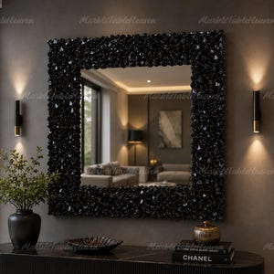 Gotisk glamour svart kvartskristall fyrkantig spegel, texturerad iögonfallande väggdekoration