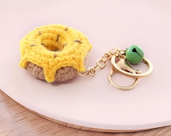 Llavero de donut de ganchillo, colgante de bolso de donut kawaii pastel con campanilla, lindo regalo para amantes de la comida.