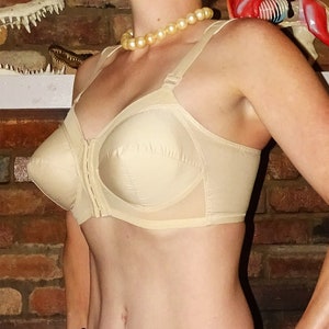 Biustonosz Vintage Ivory Exquisite Form Bullet 44 DD