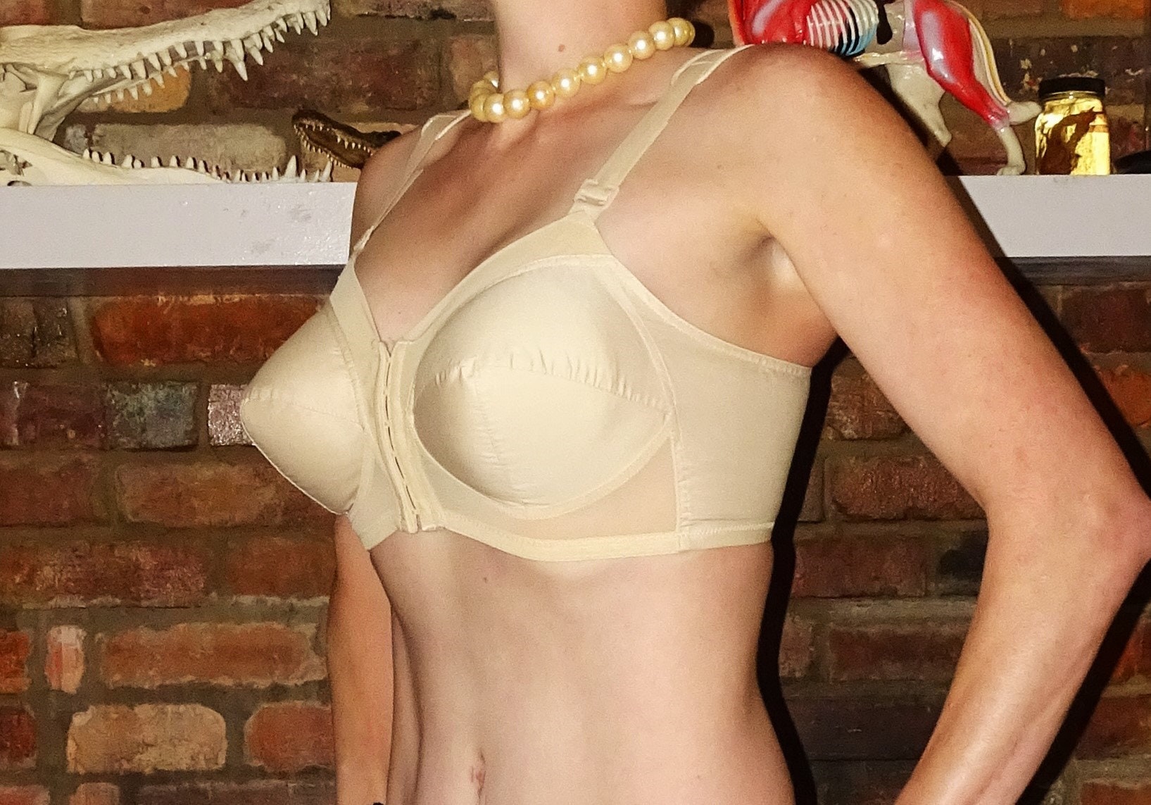 Vintage Ivory Exquisite Form Bullet Bra 40 C 