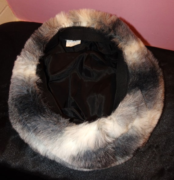 Vintage Grey & White Faux Fur Hat - image 10