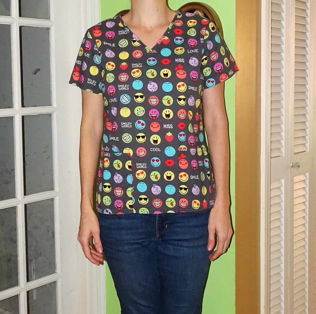 Vintage Smiley Face Emoji Scrub Top S Nurse Vet Tech Scrubs Etsy
